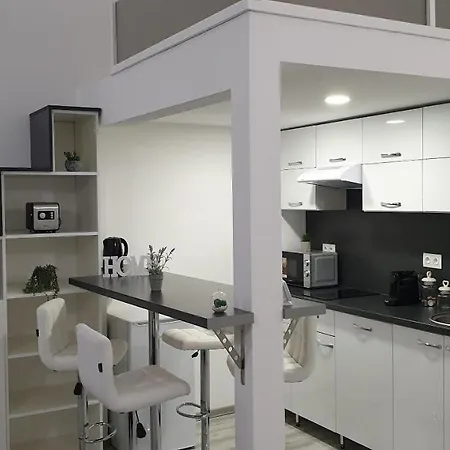 شقة Belvarosi Apartman 2 *