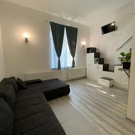 Belvarosi Apartman 2 Apartment