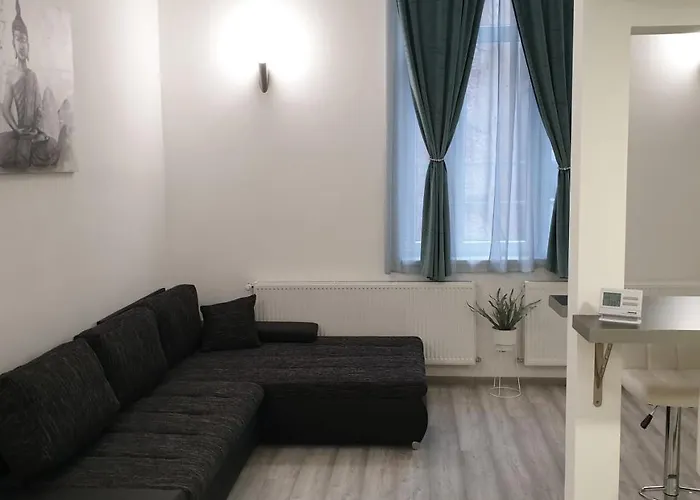 Belvarosi Apartman 2 *