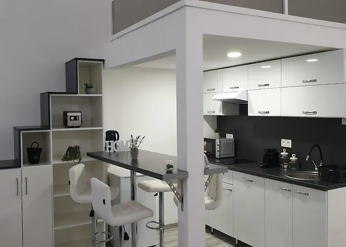 Apartment Belvarosi Apartman 2 *